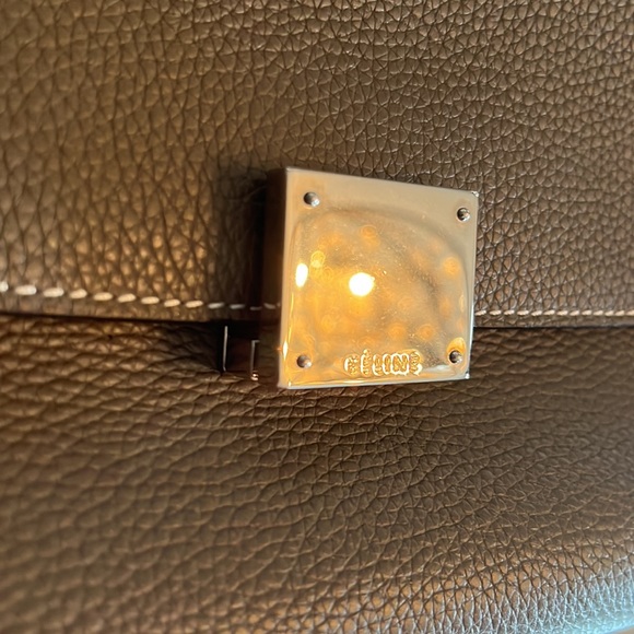 Authentic Celine medium Trapeze bag with shoulder strap and dust bag. - Picture 4 of 10